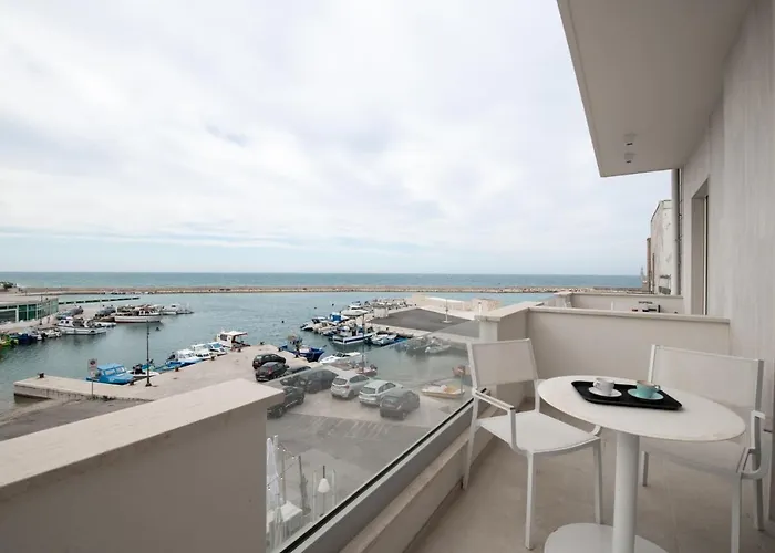 בית הארחה Vie Del Porto 4*